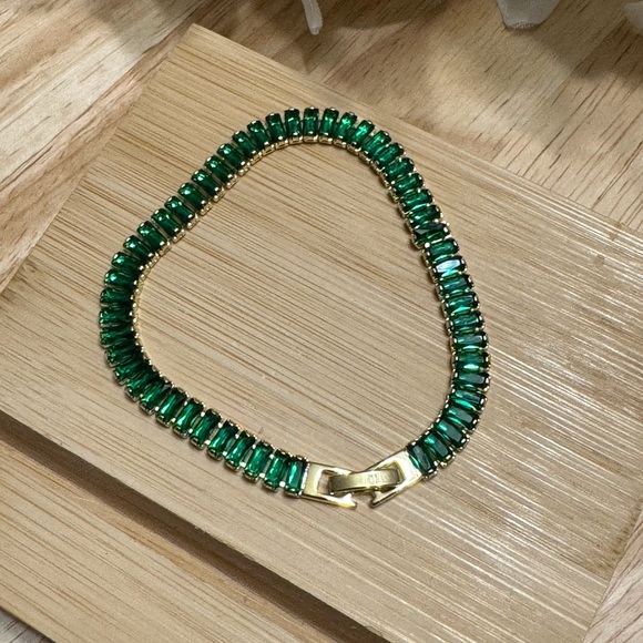 GRANTDENE STATEMENT BRACELET - Picture 2 of 12